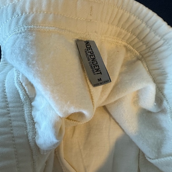 Malibu’s Surf Shop Ivory Sweatpants with Embroidered Purple Nautilus - Picture 3 of 3